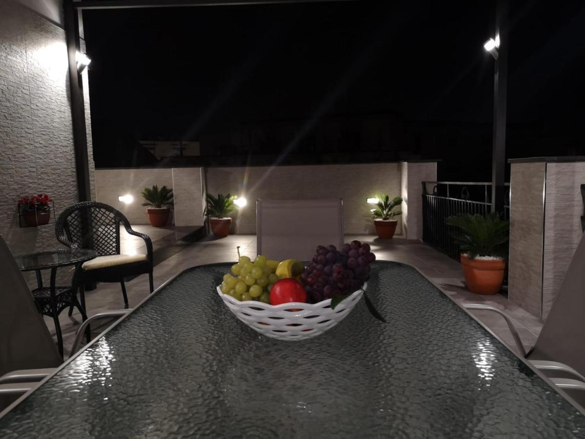 La Terrazza Del Corso Apartment Naples Luaran gambar