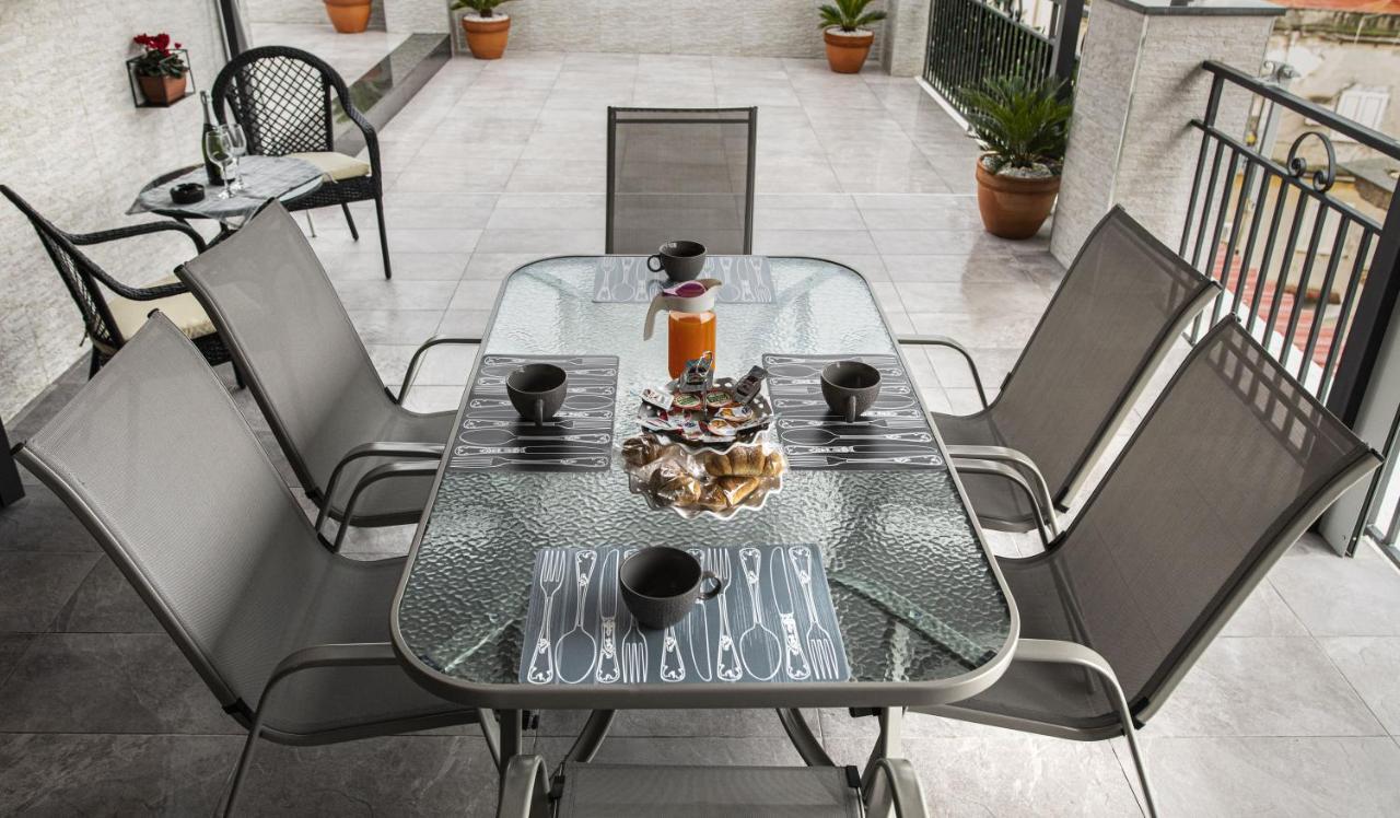 La Terrazza Del Corso Apartment Naples Luaran gambar
